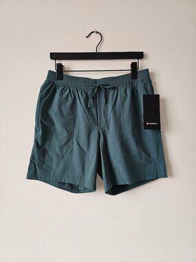 NWT LULULEMON DMAR Dark Green License To Train Shorts 7" Linerless Men's Large